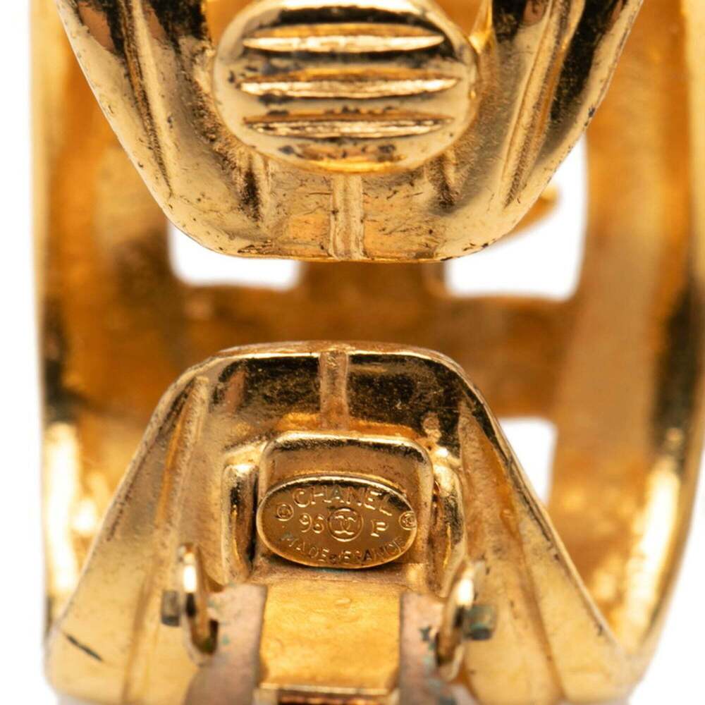 CHANEL Vintage Gold Logo Earrings - Picture 3 of 3